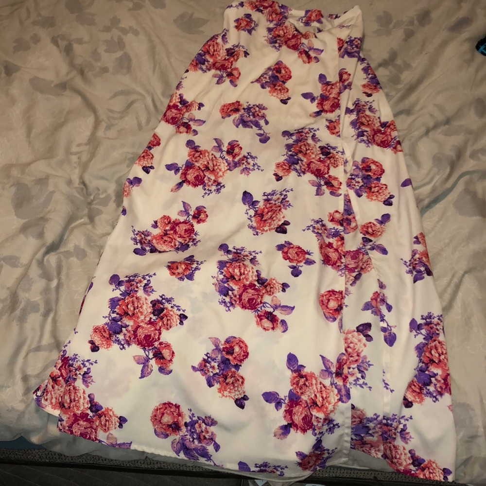 Floral maxi skirt with leg slit